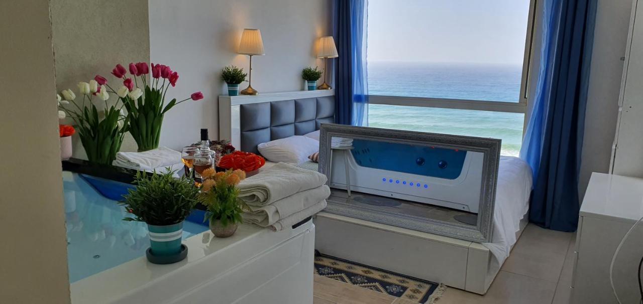 Magic On The Sea-Suites With A Private Jacuzzi And A Private Sea View เนทันยา ภายนอก รูปภาพ