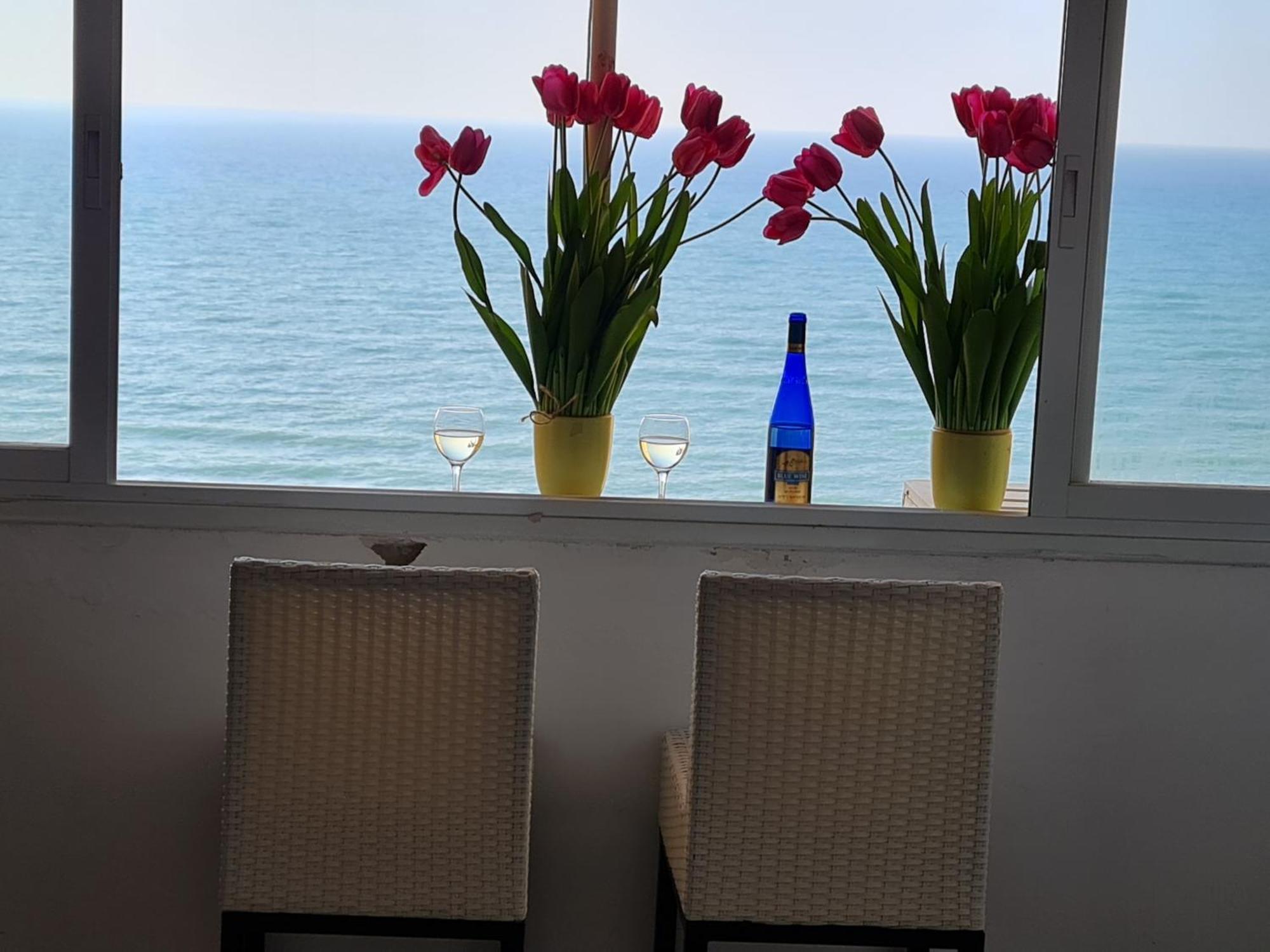 Magic On The Sea-Suites With A Private Jacuzzi And A Private Sea View เนทันยา ห้อง รูปภาพ