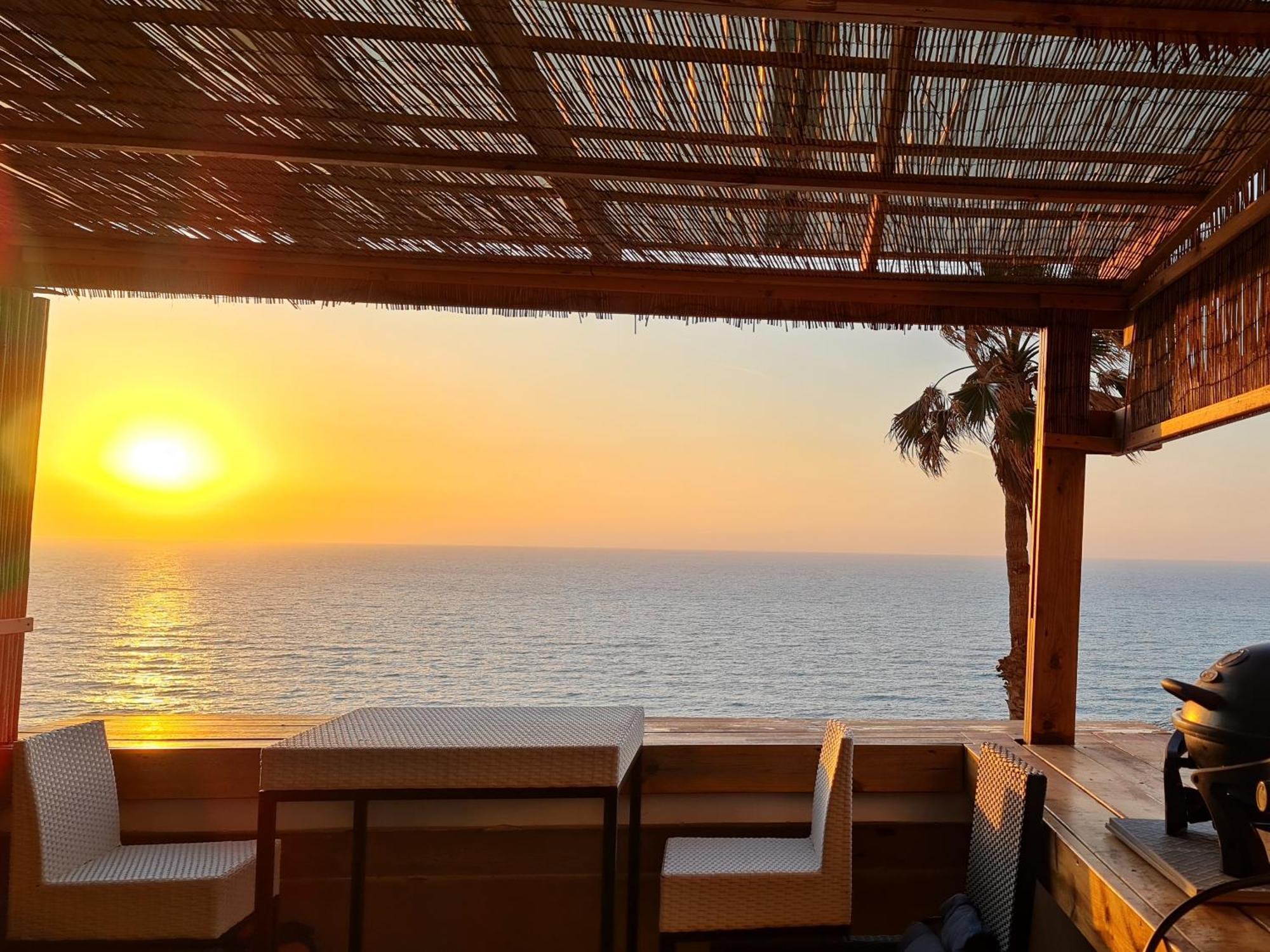 Magic On The Sea-Suites With A Private Jacuzzi And A Private Sea View เนทันยา ห้อง รูปภาพ