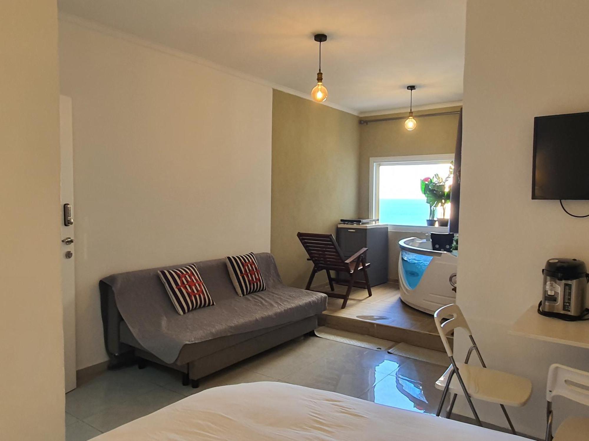 Magic On The Sea-Suites With A Private Jacuzzi And A Private Sea View เนทันยา ห้อง รูปภาพ